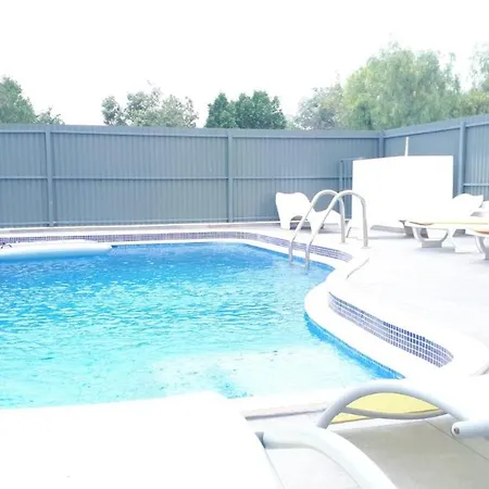 Marina House With Pool 7 Guests فيلة