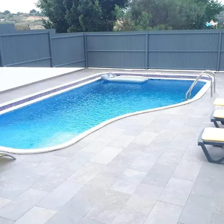 Marina House With Pool 7 Guests فيلة البوفيرا
