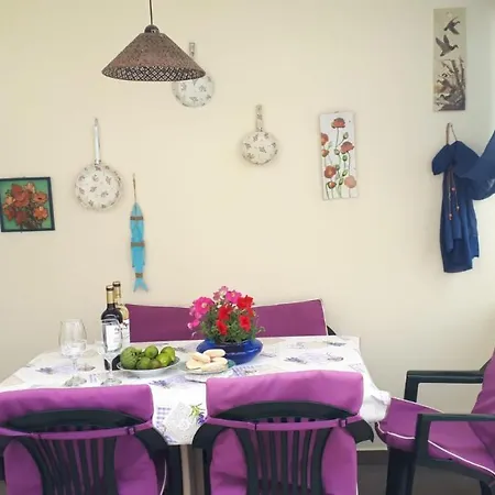 Marina House With Pool 7 Guests فيلة *